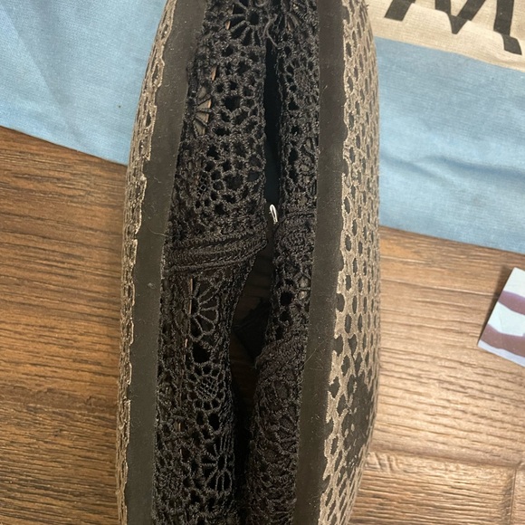 TOMS black crocheted espadrilles, size 6.5, GUC. - Picture 4 of 9